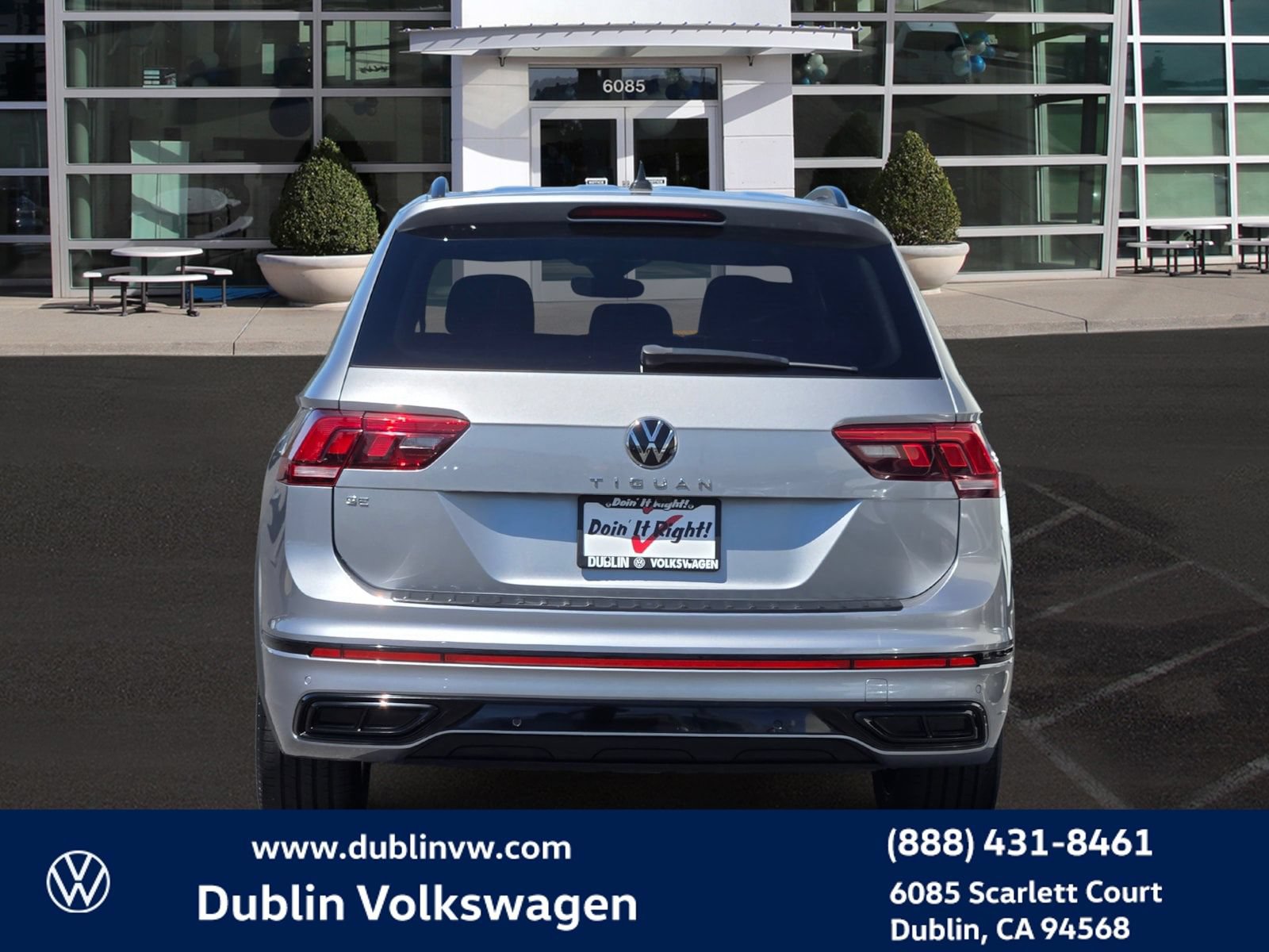 Certified 2023 Volkswagen Tiguan SE R-Line FWD image 5