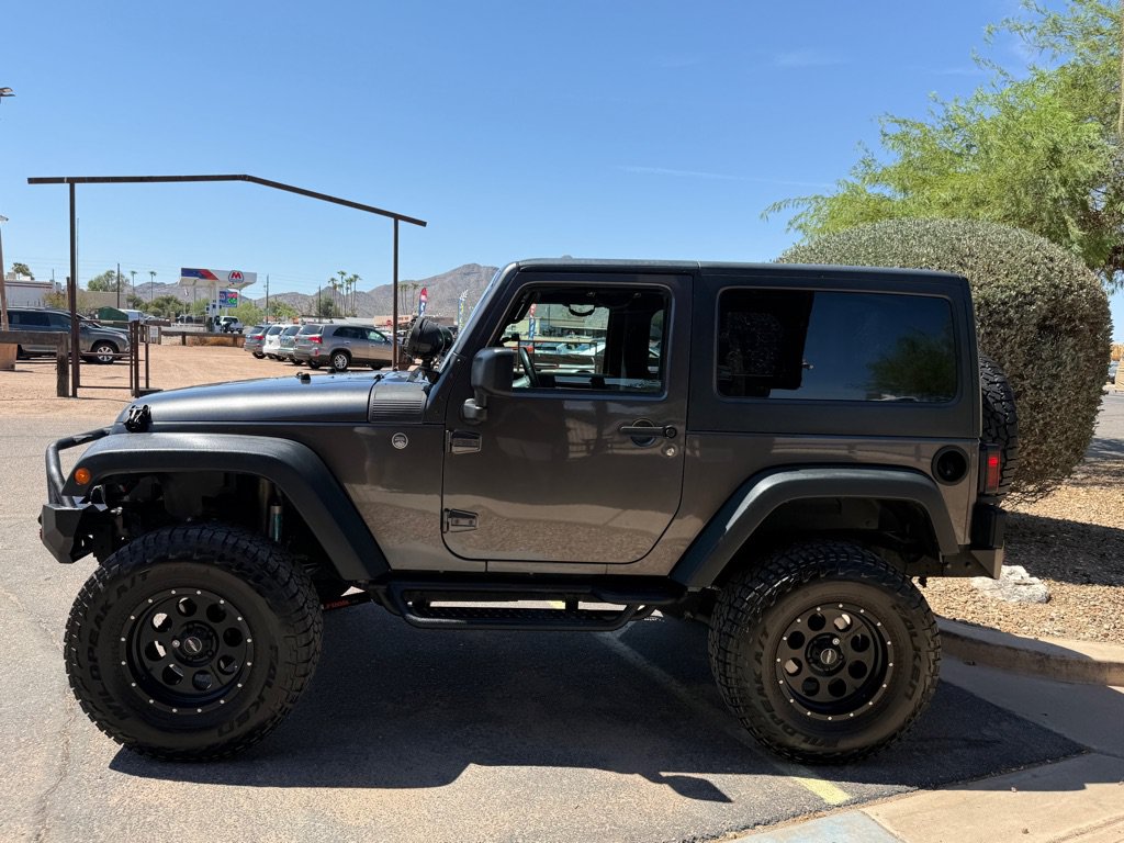 Used 2016 Jeep Wrangler Sport w/ Connectivity Group AWD/4WD image 6