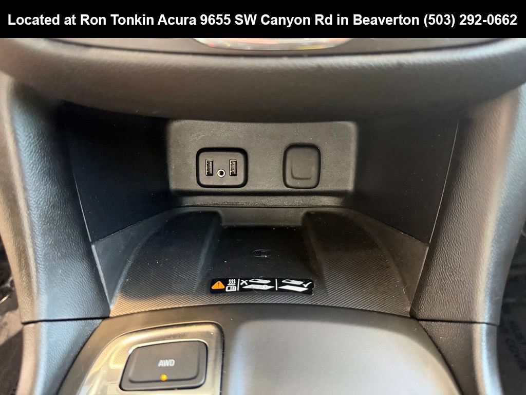 Used 2018 Chevrolet Equinox Premier AWD/4WD image 24