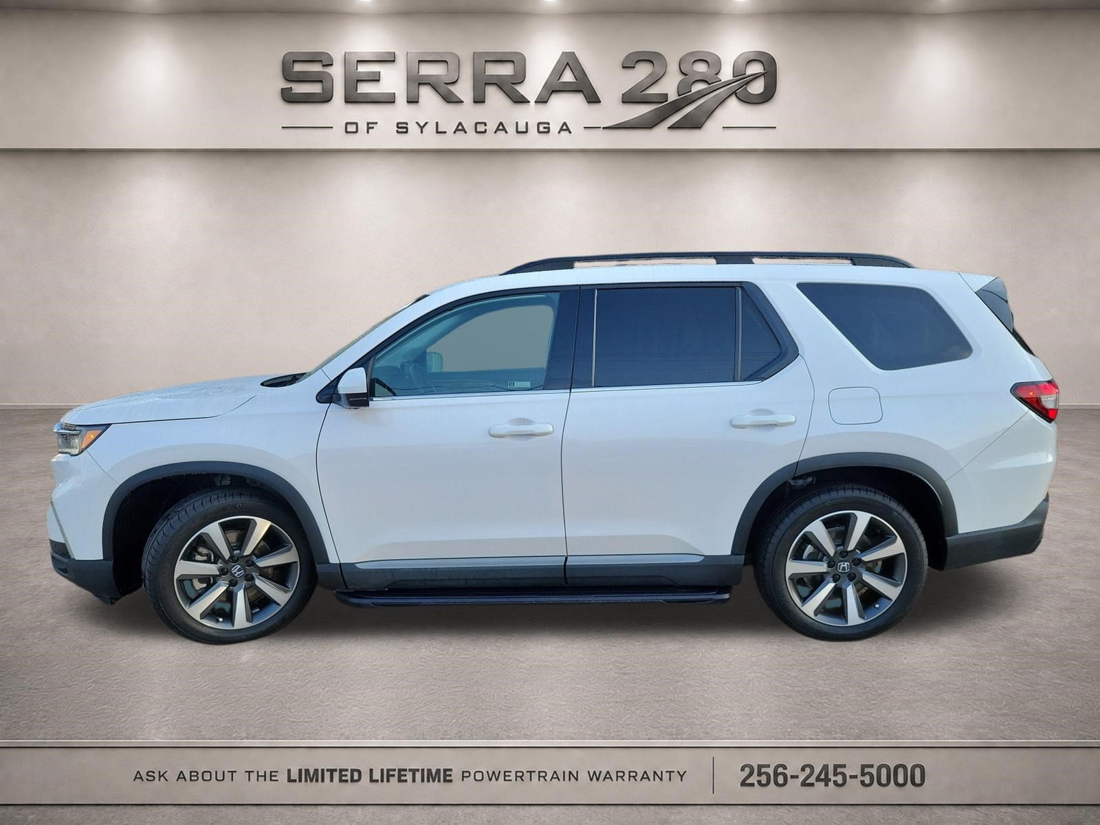 Used 2023 Honda Pilot Elite image 4