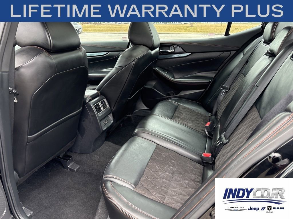 Used 2023 Nissan Maxima SR w/ Sport Mat Group FWD image 8