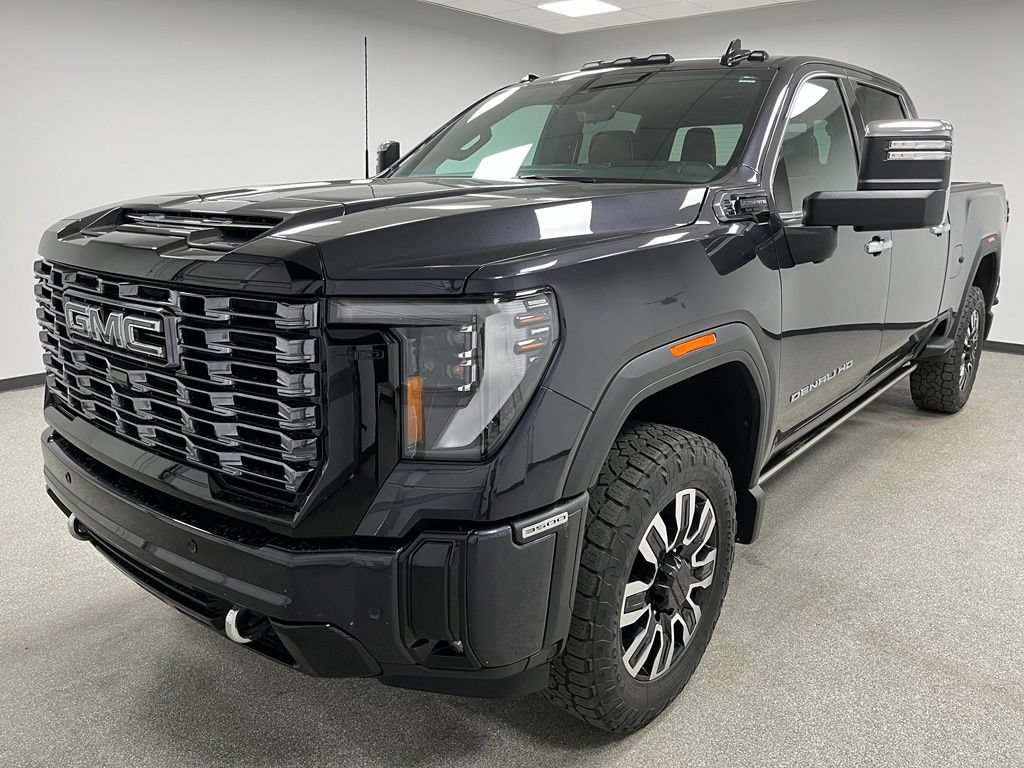 Used 2026 GMC Sierra 3500 Denali Ultimate AWD/4WD image 4
