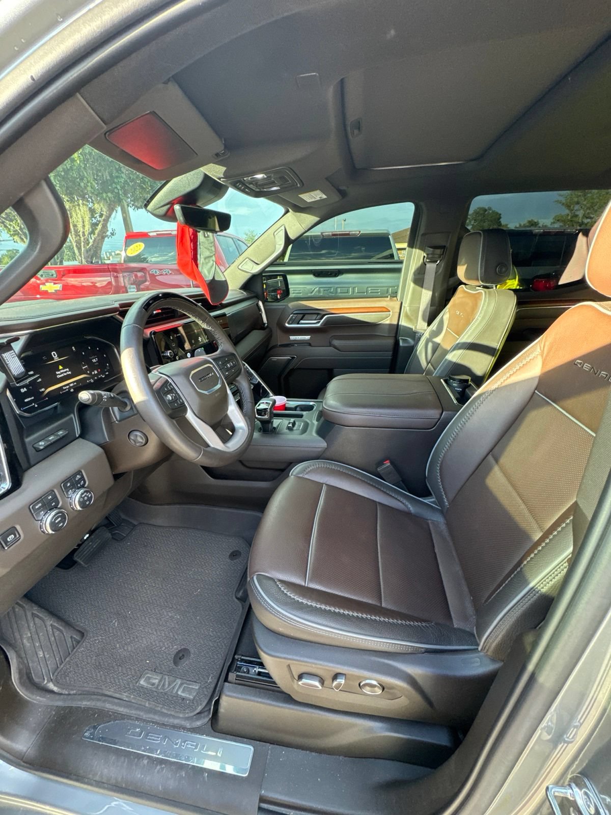 Used 2026 GMC Sierra 1500 Denali AWD/4WD image 4