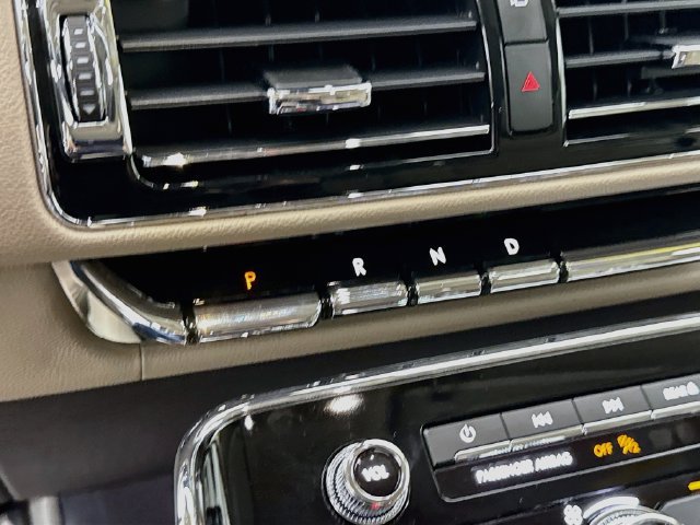 Used 2024 Lincoln Navigator L Reserve AWD/4WD image 17