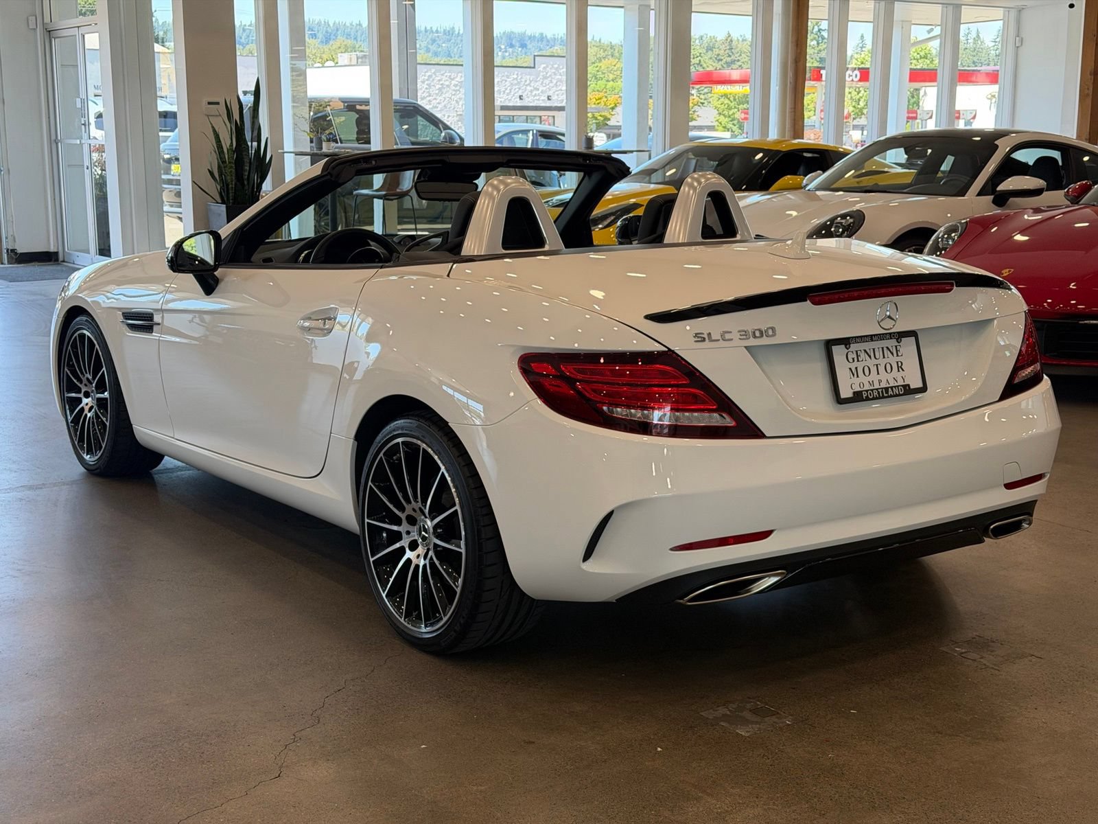Used 2019 Mercedes-Benz SLC 300 image 10