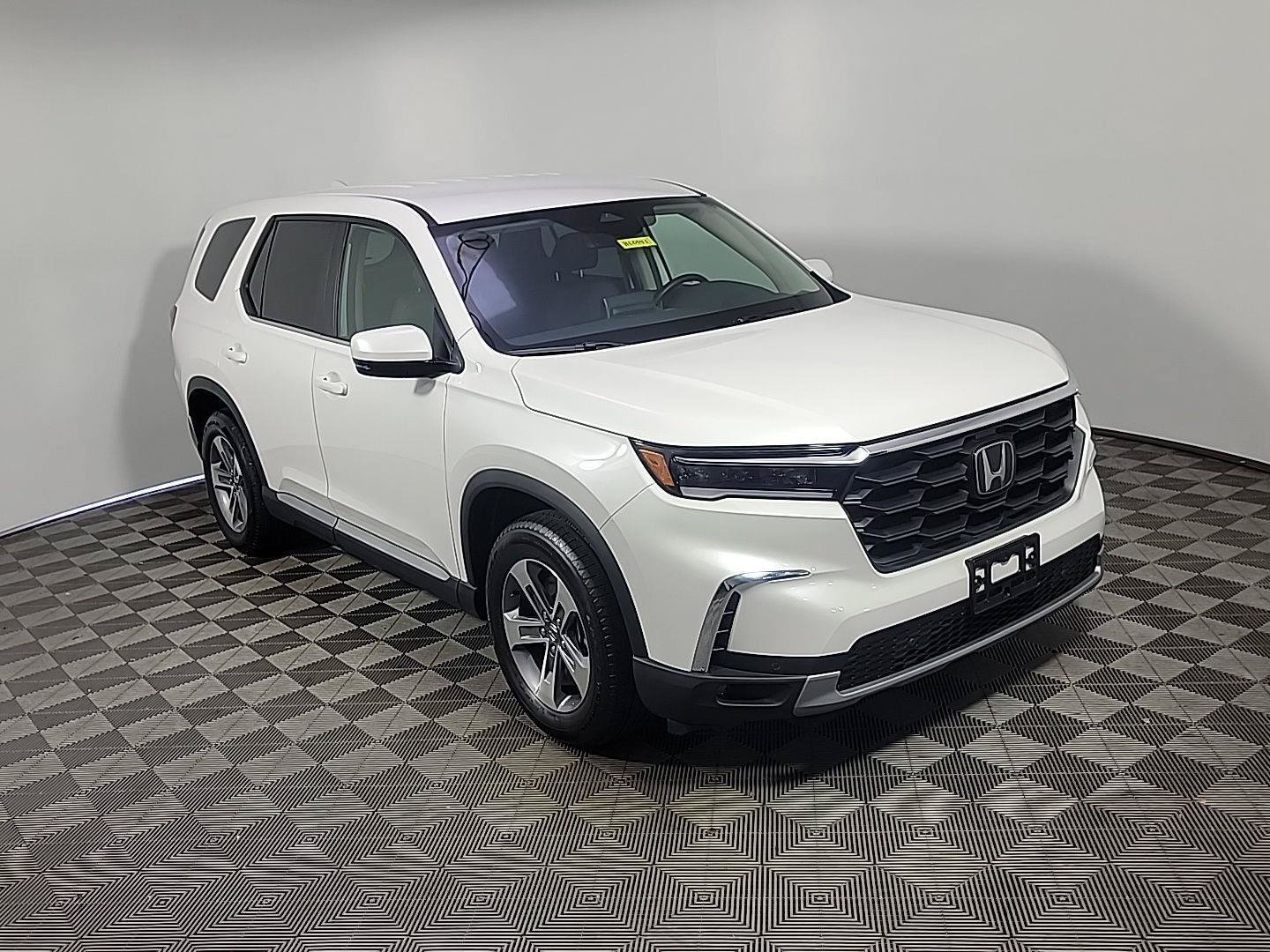 Certified 2025 Honda Pilot EX-L image 2