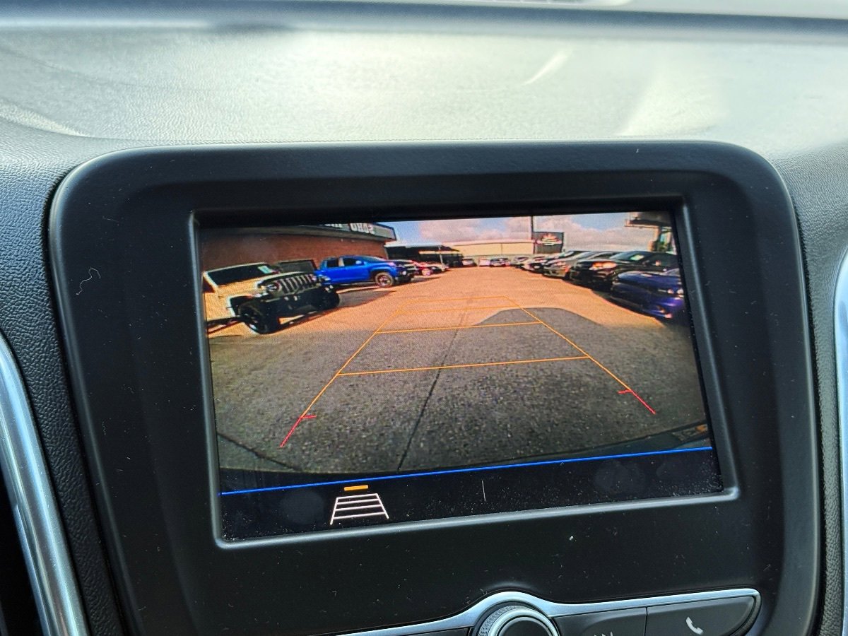 Used 2020 Chevrolet Equinox LT w/ Driver Convenience Package FWD image 29