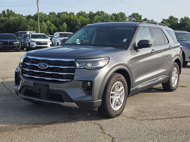 Used 2025 Ford Explorer Active w/ Active Comfort Package RWD image 1