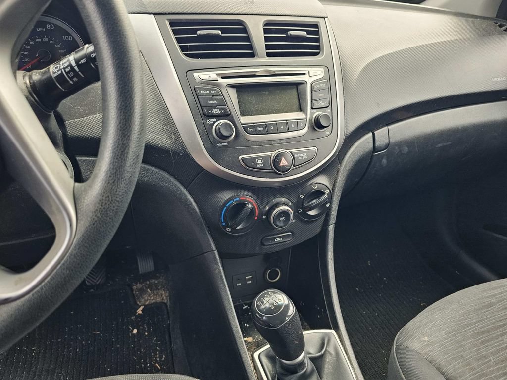 Used 2017 Hyundai Accent SE FWD image 15