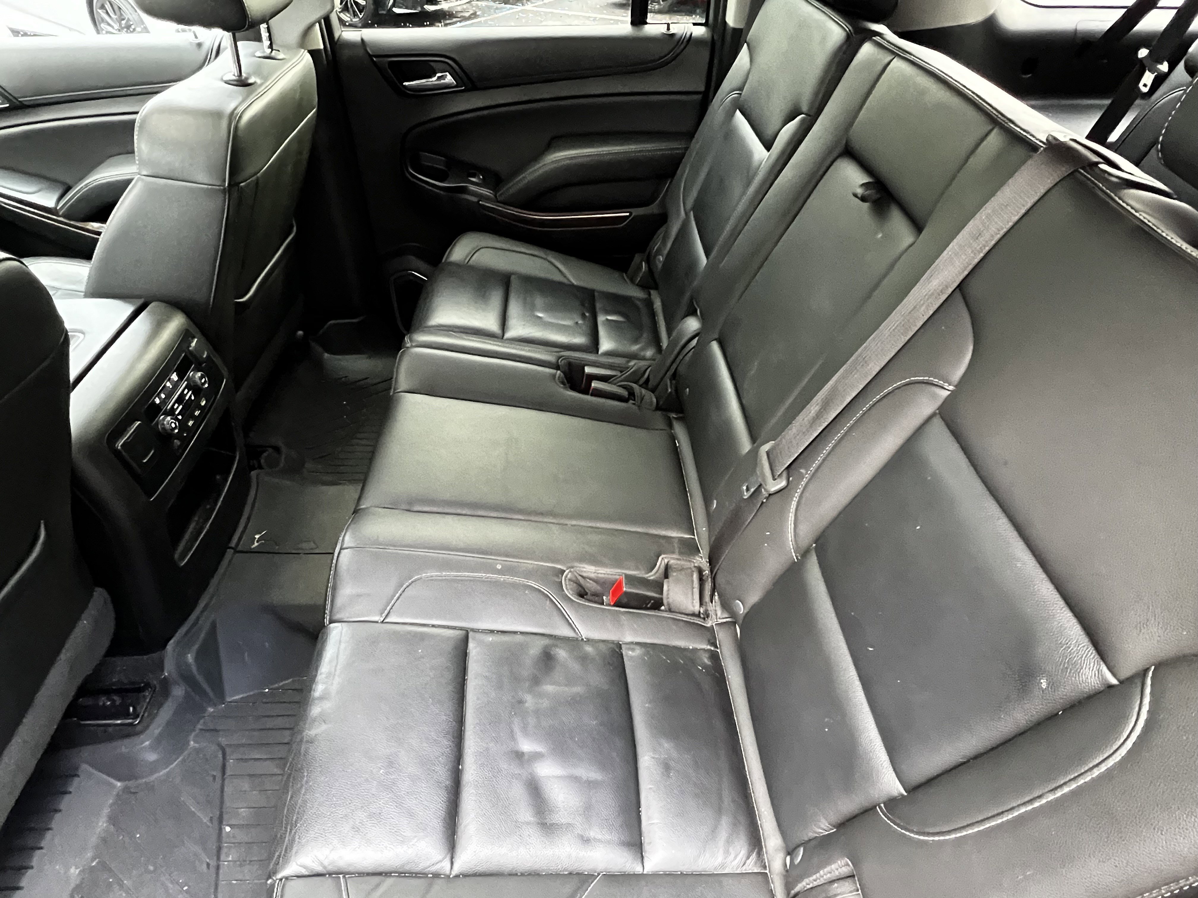 Used 2018 Chevrolet Suburban LT image 33