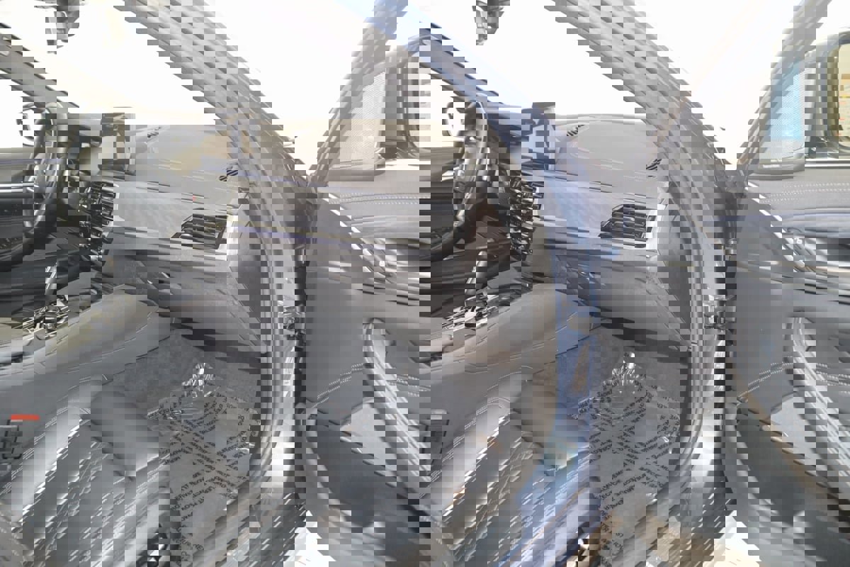 Used 2023 BMW M550i xDrive w/ Executive Package image 55