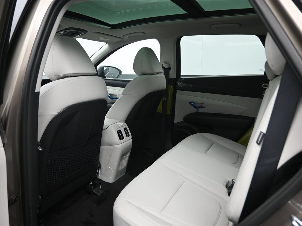 Certified 2025 Hyundai Tucson SEL AWD/4WD image 28