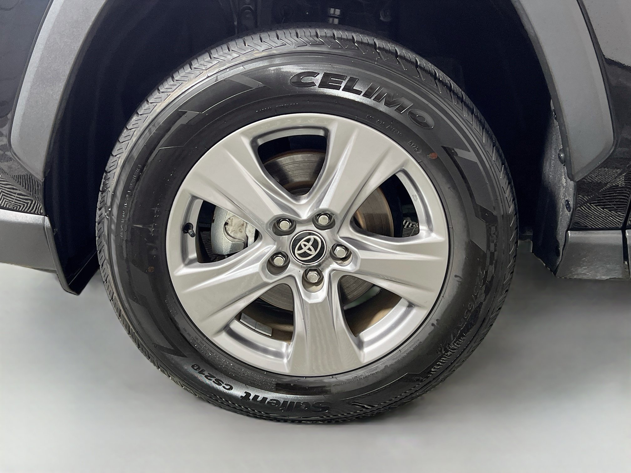 Used 2025 Toyota RAV4 XLE FWD image 13