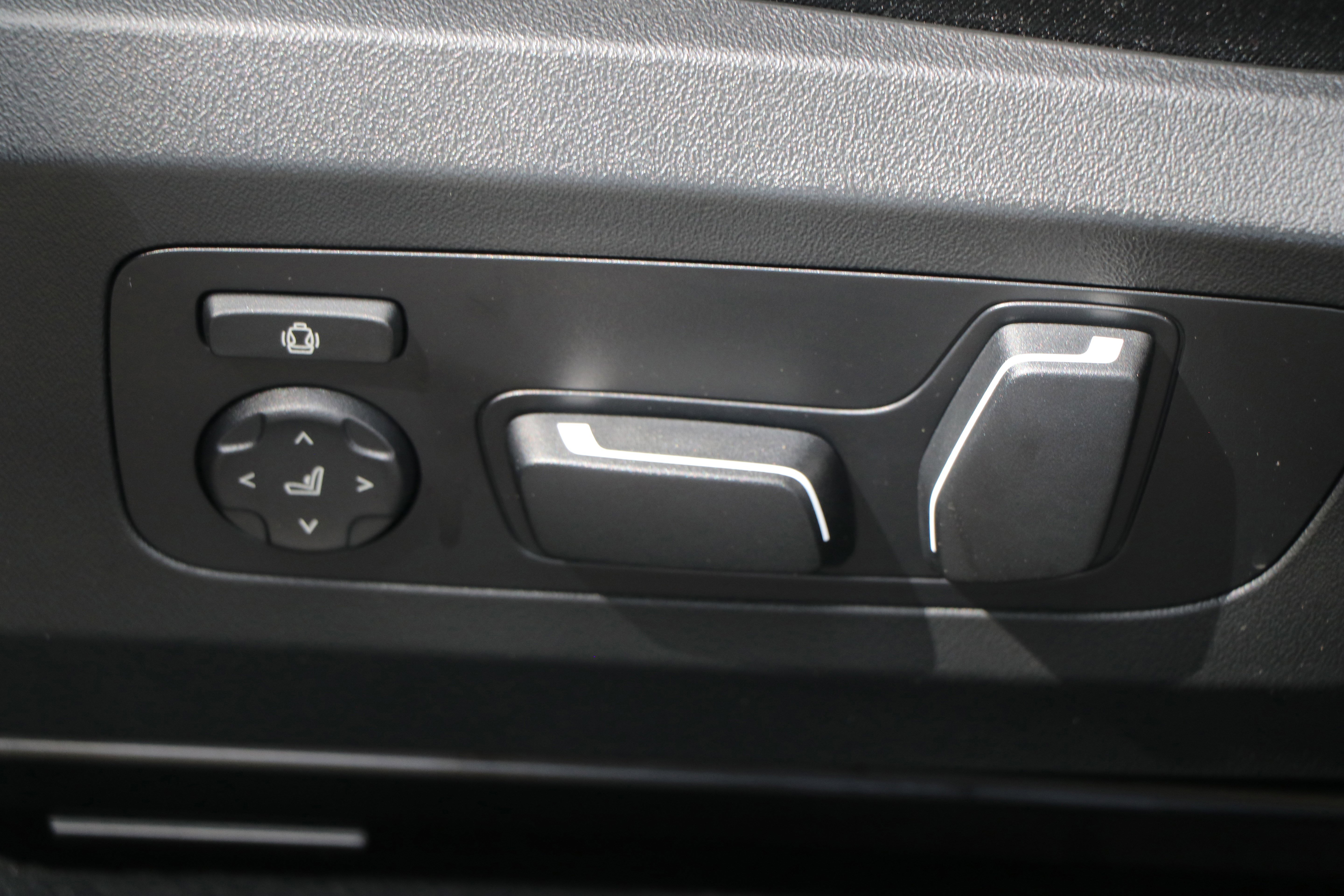 Certified 2025 BMW X3 xDrive30i w/ Premium Package AWD/4WD image 28