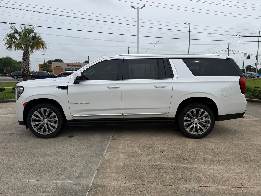Used 2022 GMC Yukon XL Denali RWD image 2