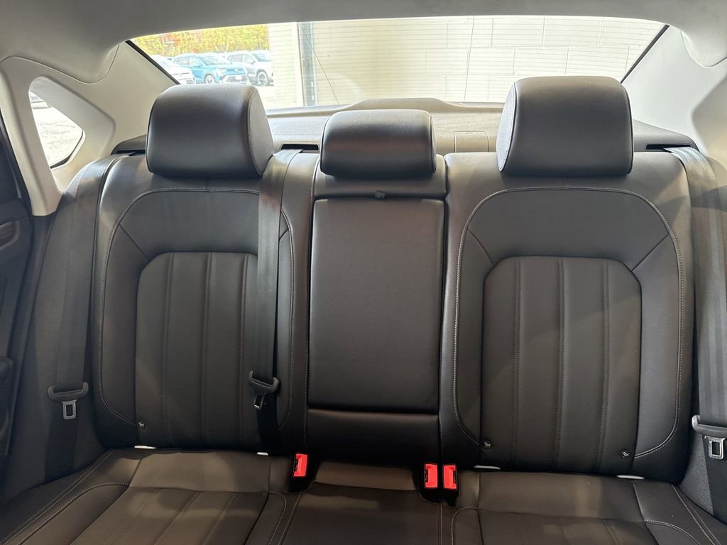 Used 2020 Volkswagen Passat 2.0T SEL image 16