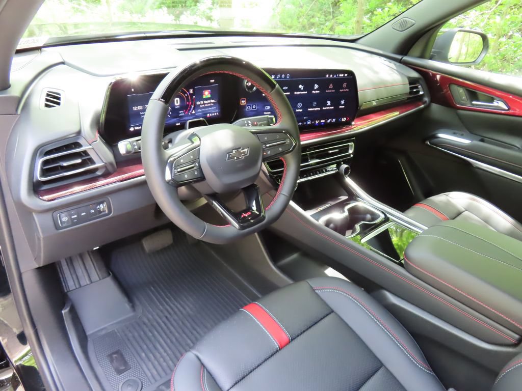 New 2026 Chevrolet Traverse RS w/ LPO, Floor Liner Package AWD/4WD image 23