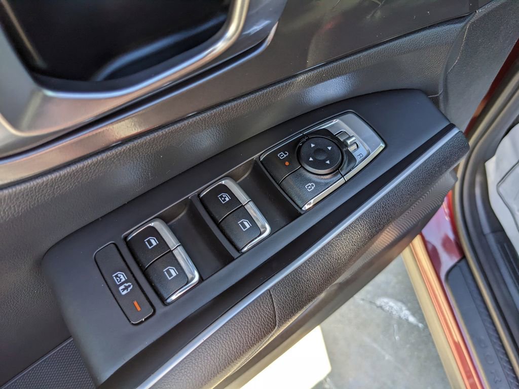 Certified 2025 Kia Sorento LX image 20