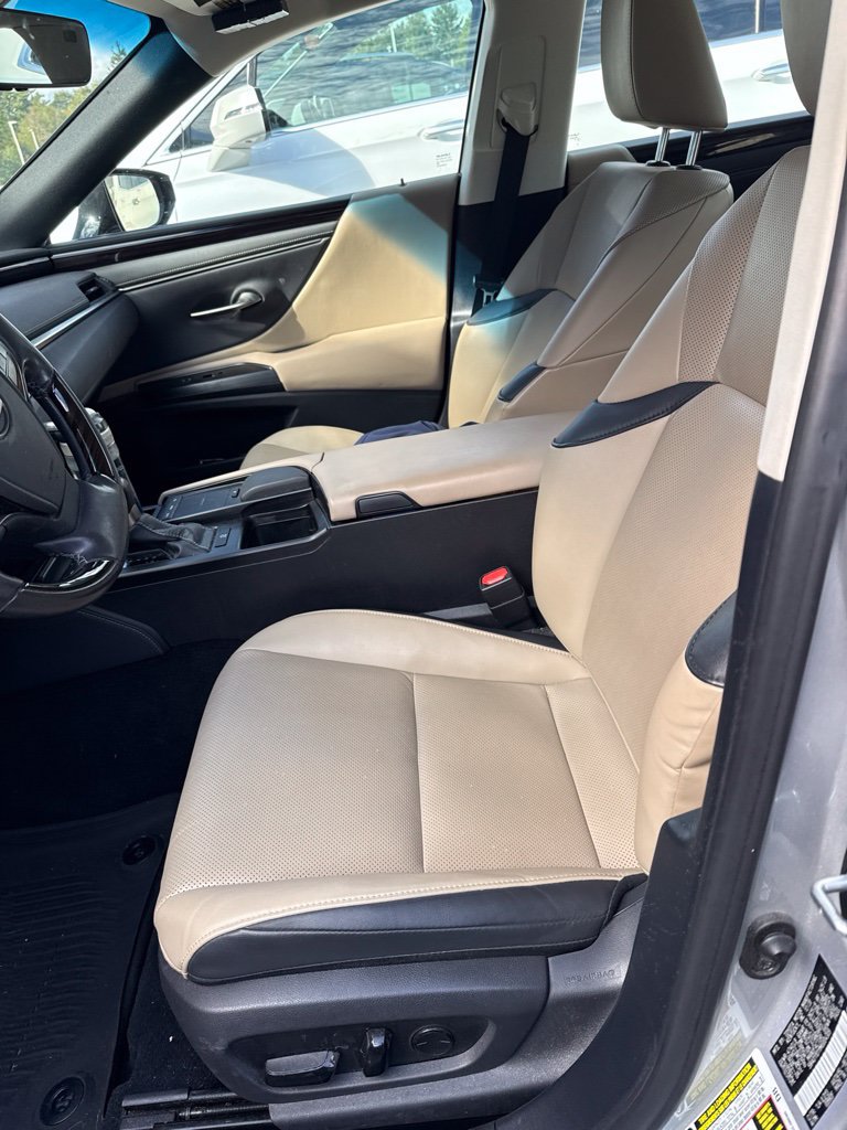 Used 2021 Lexus ES 250 w/ Premium Package AWD/4WD image 4