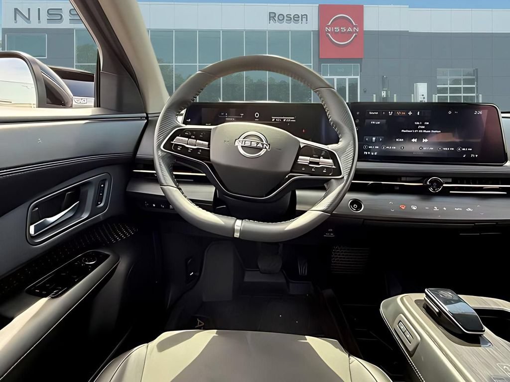 Used 2023 Nissan Ariya FWD image 8