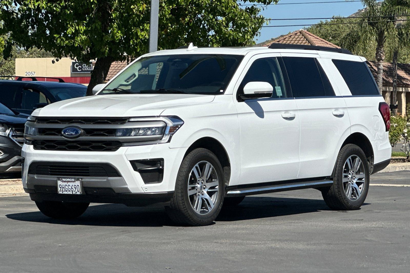 Used 2023 Ford Expedition XLT image 8