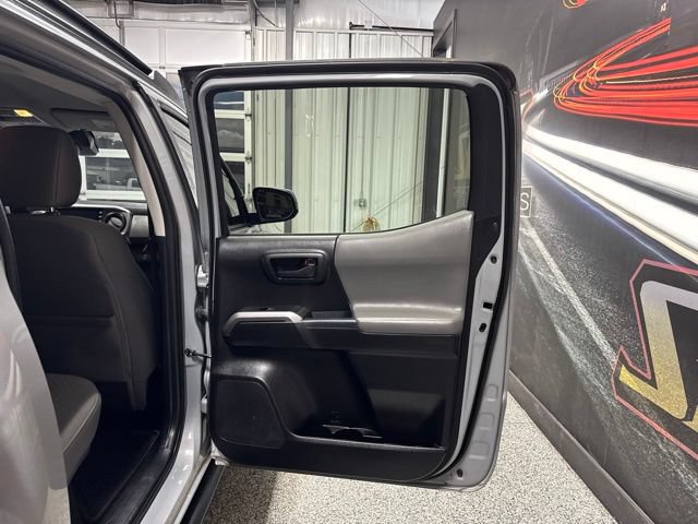 Used 2021 Toyota Tacoma SR5 w/ Technology Package AWD/4WD image 23