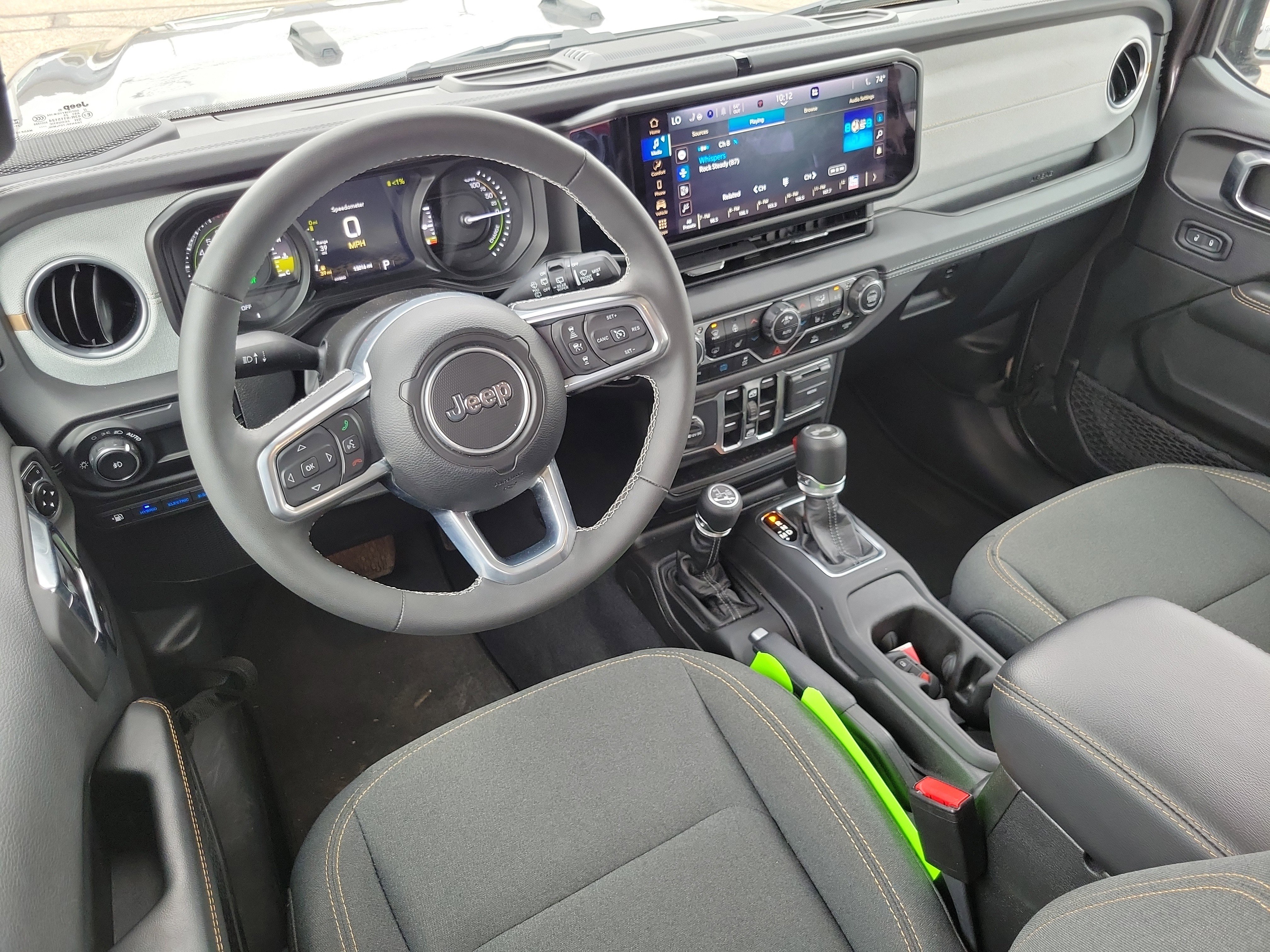 Used 2025 Jeep Wrangler Unlimited Sahara image 18