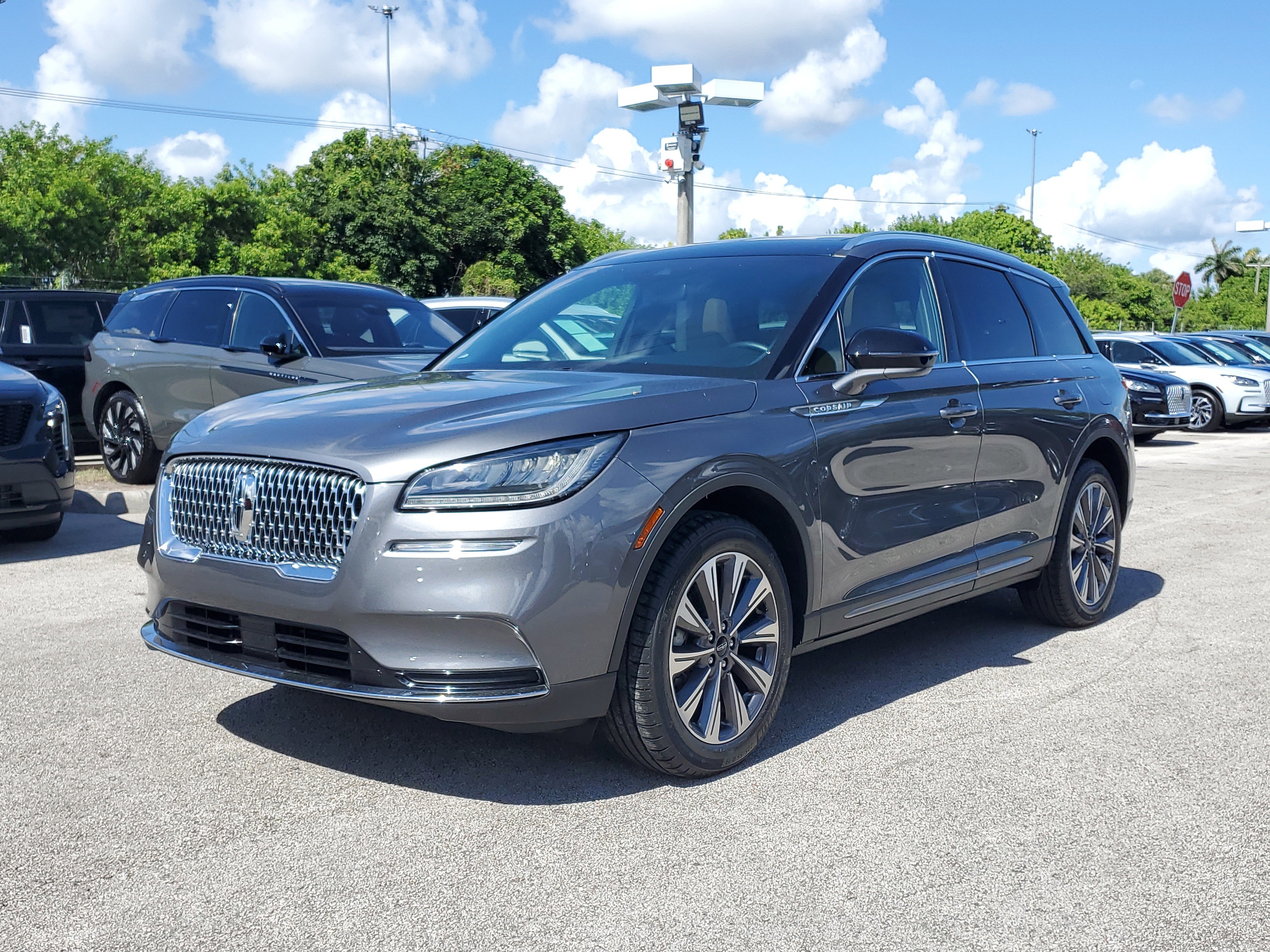 Certified 2022 Lincoln Corsair Reserve w/ Elements Package image 3