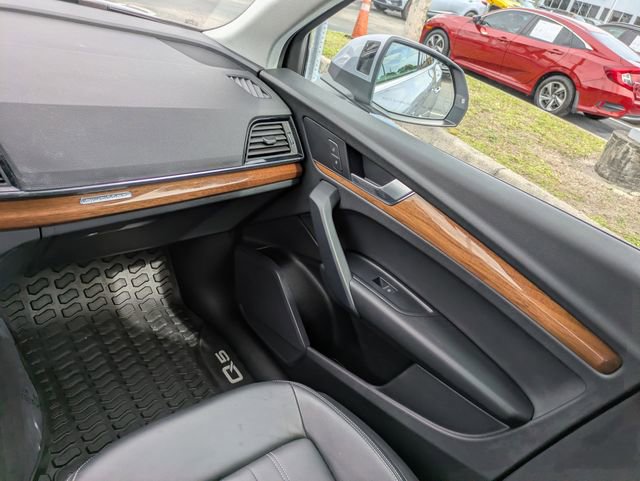 Used 2023 Audi Q5 2.0T Premium w/ Convenience Package image 14