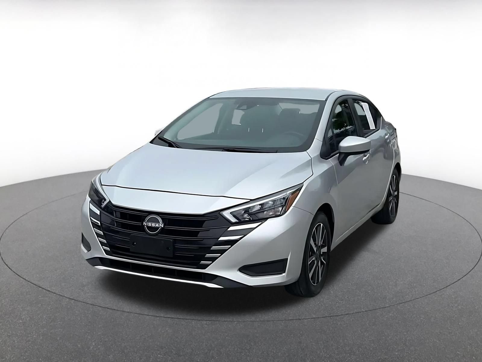 Used 2025 Nissan Versa SV FWD image 5
