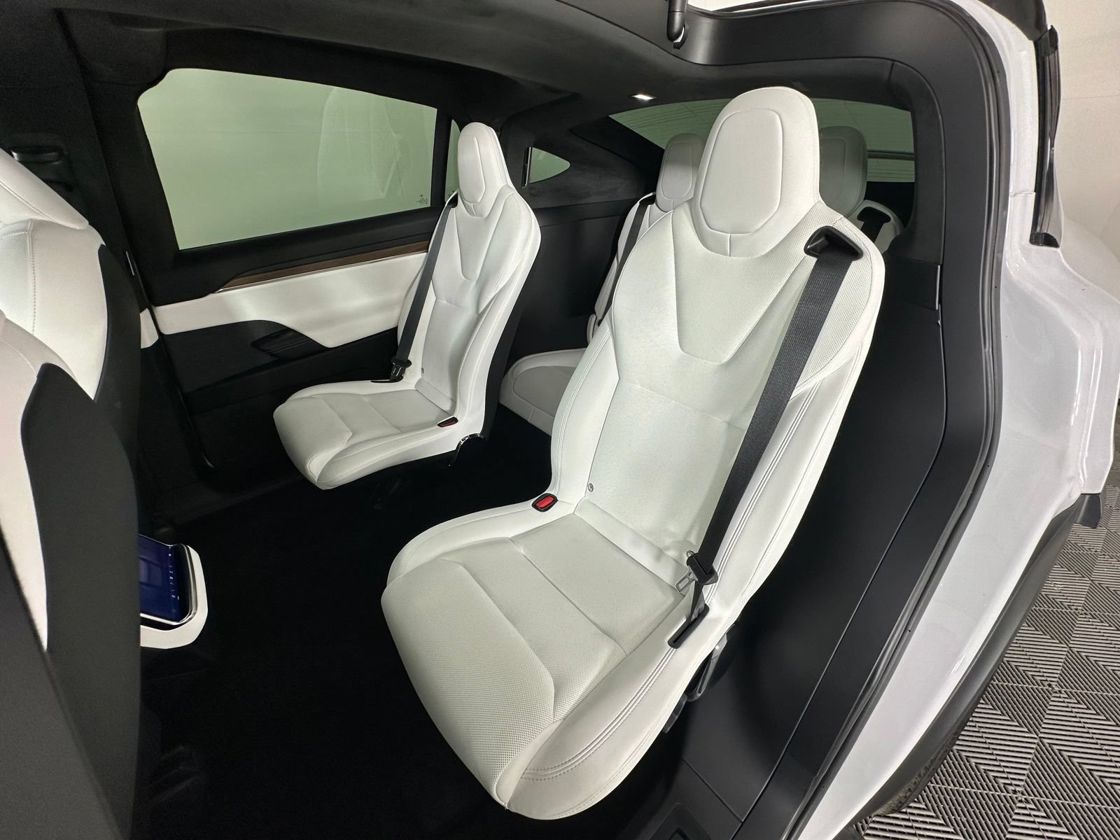 Used 2023 Tesla Model X AWD/4WD image 35