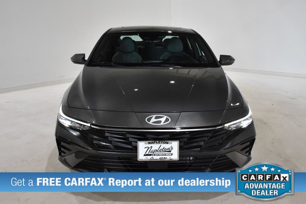 Used 2025 Hyundai Elantra Limited FWD image 3