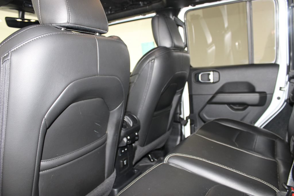 Used 2023 Jeep Wrangler Unlimited Sahara w/ Cold Weather Group AWD/4WD image 24