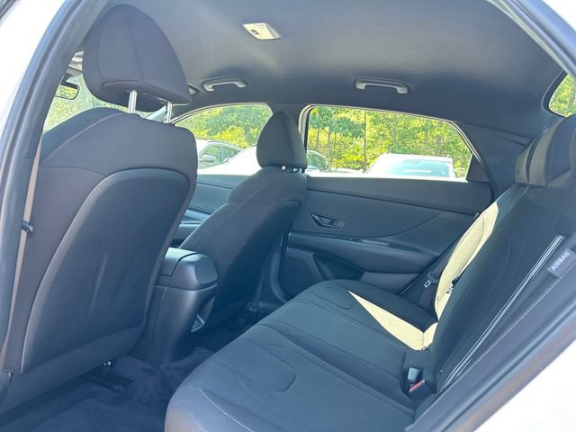 Used 2025 Hyundai Elantra SEL FWD image 22