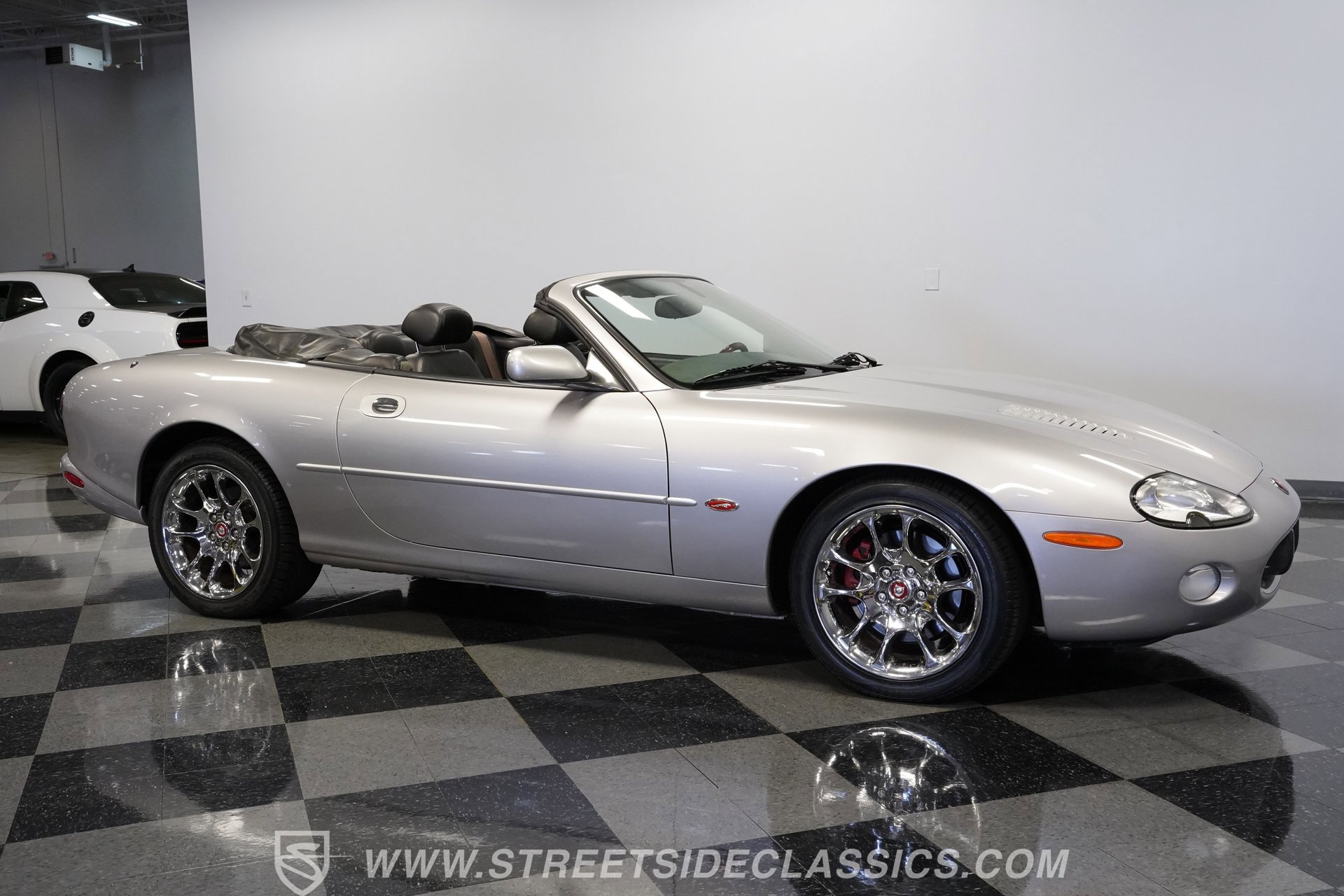Used 2001 Jaguar XK8 Convertible image 15