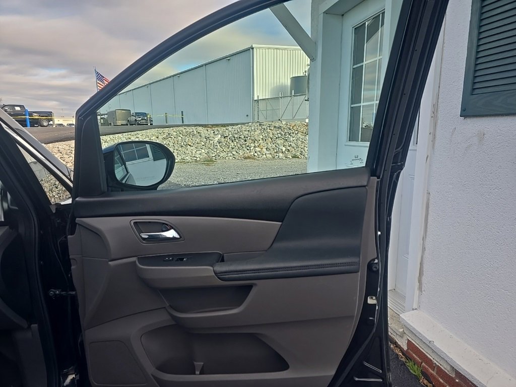 Used 2015 Honda Odyssey Touring image 25