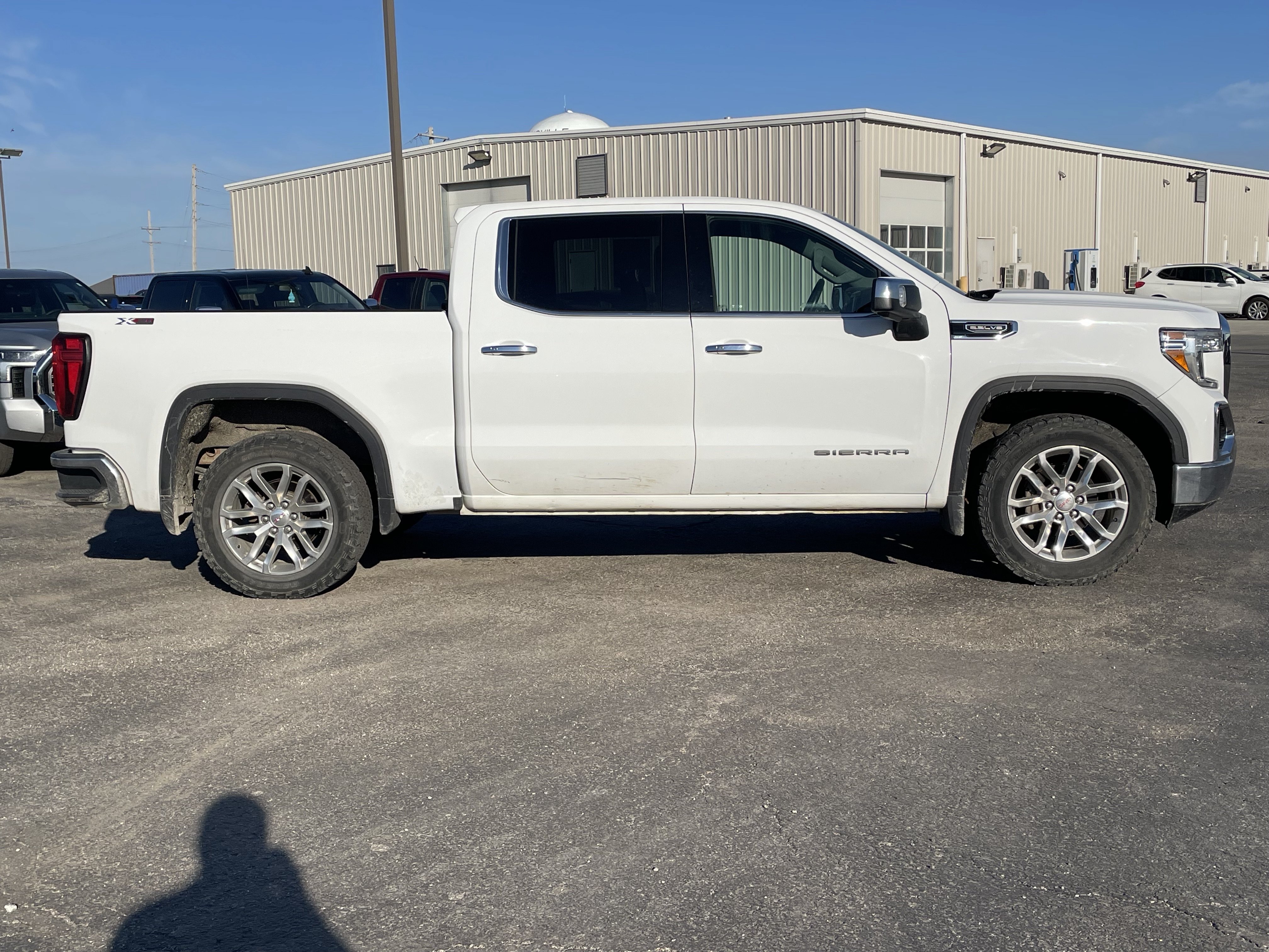 Used 2019 GMC Sierra 1500 SLT w/ X31 Off-Road Package AWD/4WD image 2