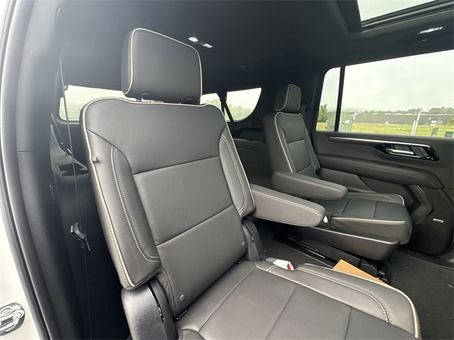 New 2025 Chevrolet Suburban Premier image 28