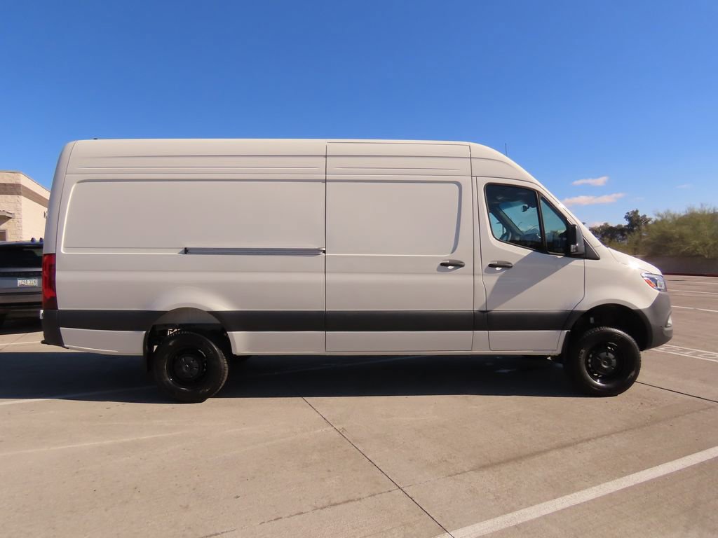 Used 2025 Mercedes-Benz Sprinter 2500 image 4