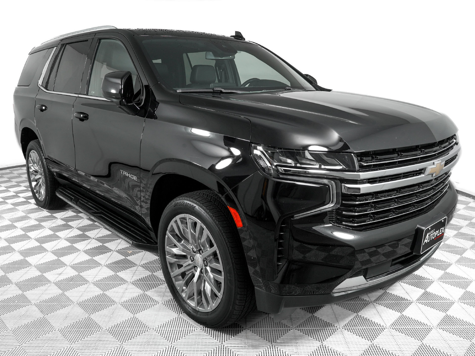 Used 2023 Chevrolet Tahoe LT w/ Luxury Package AWD/4WD image 2