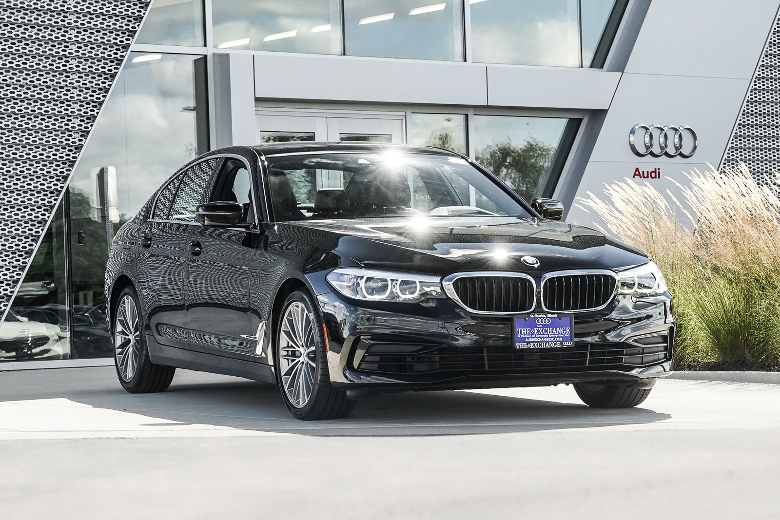 Used 2019 BMW 540i xDrive w/ Premium Package image 1