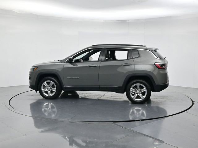 Used 2024 Jeep Compass Latitude AWD/4WD image 7