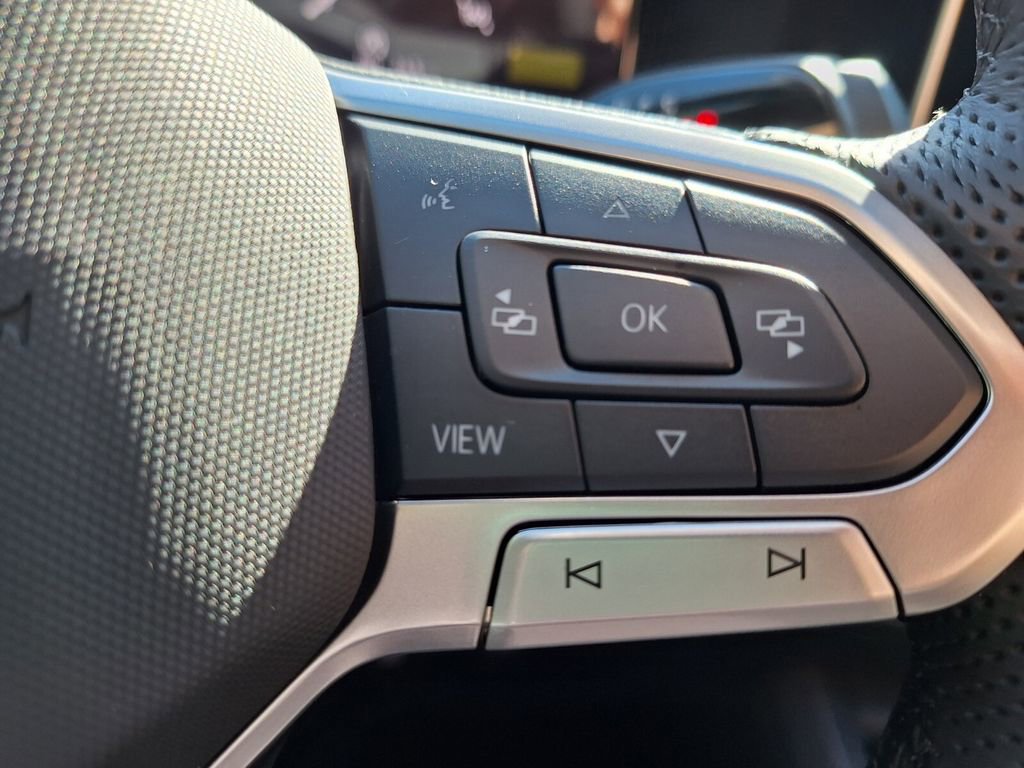 New 2026 Volkswagen Tiguan SE R-Line image 14