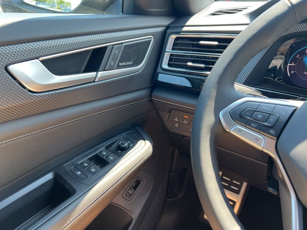 New 2026 Volkswagen Atlas Cross Sport SEL Premium R-Line image 18