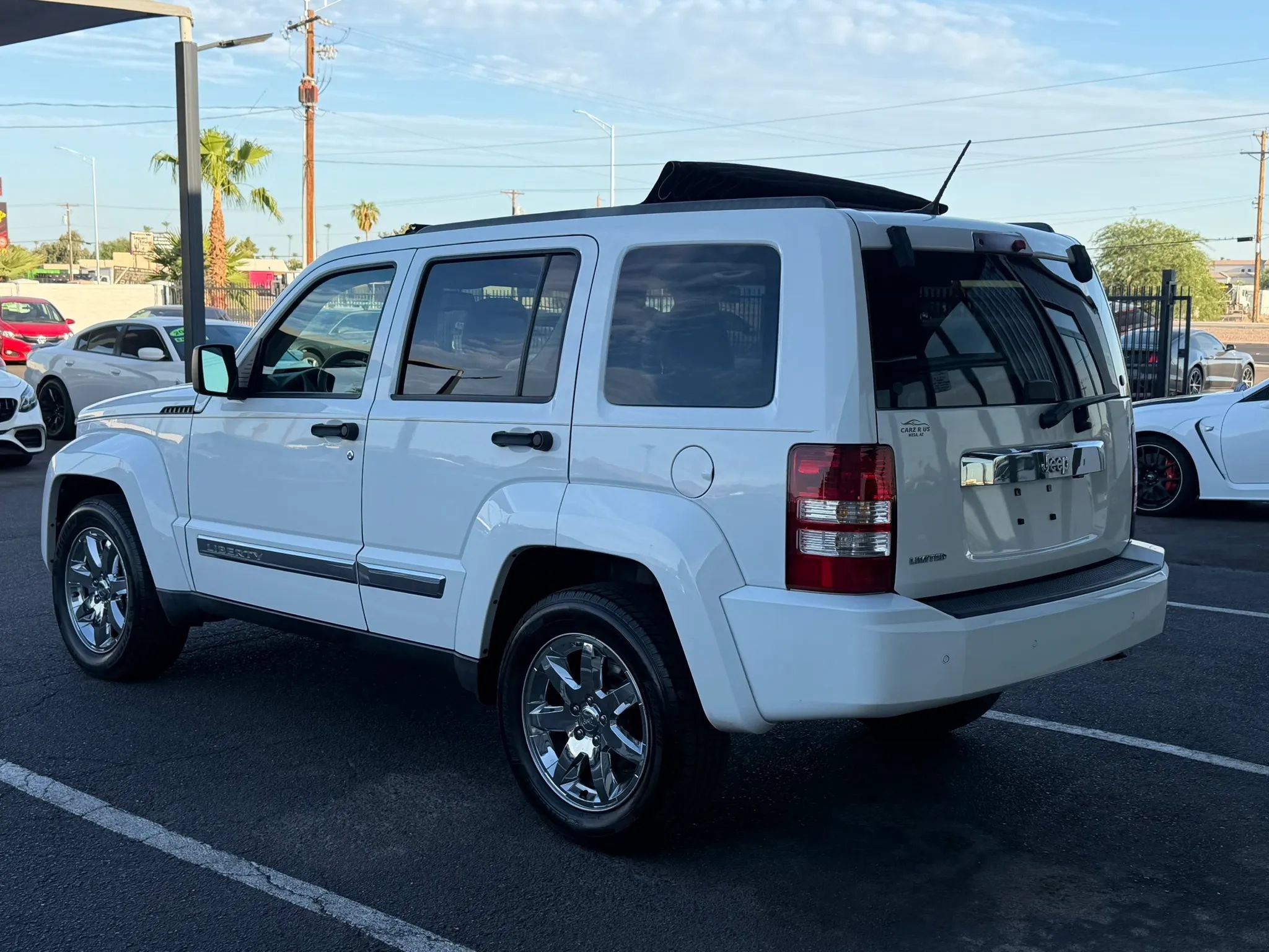 Used 2011 Jeep Liberty Limited w/ Tire & Wheel Group RWD image 5