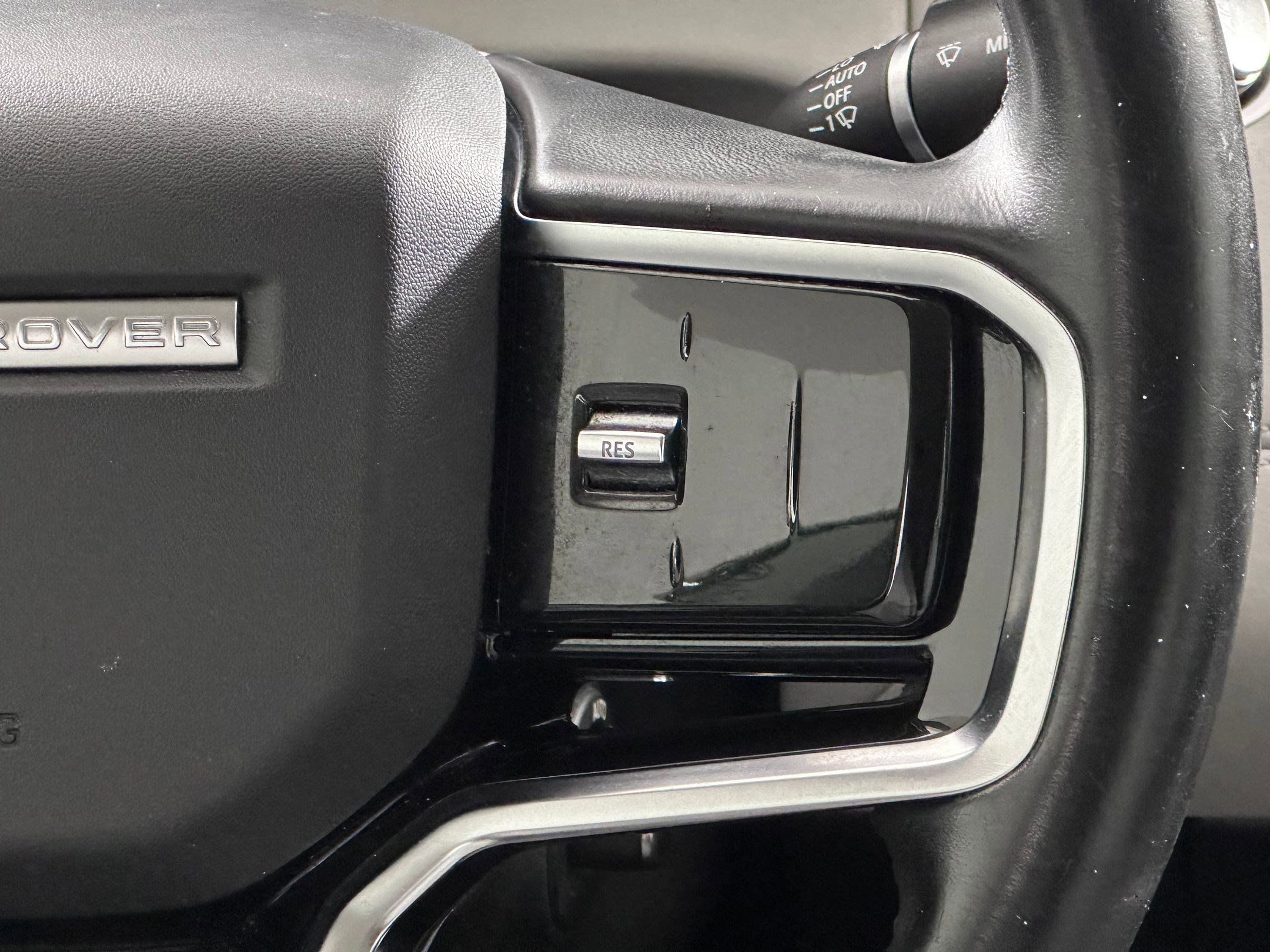 Used 2021 Land Rover Range Rover Evoque S image 16