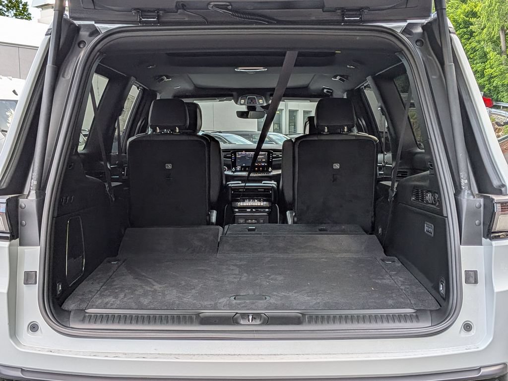 New 2026 Jeep Grand Wagoneer L Limited AWD/4WD image 5