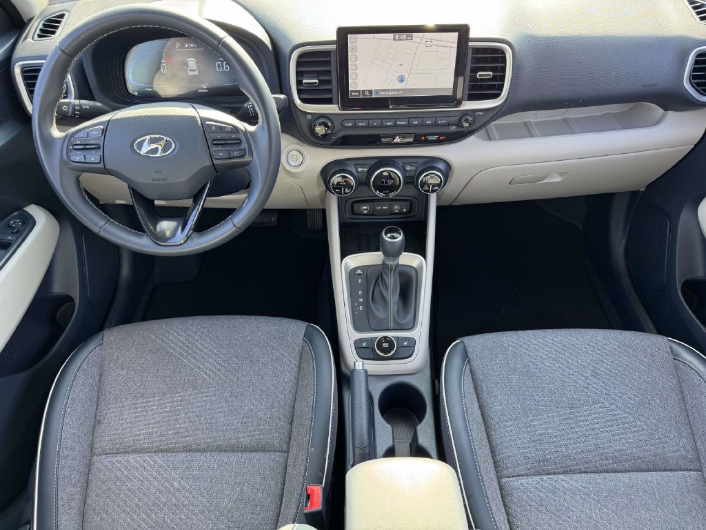 Used 2024 Hyundai Venue Limited FWD image 13