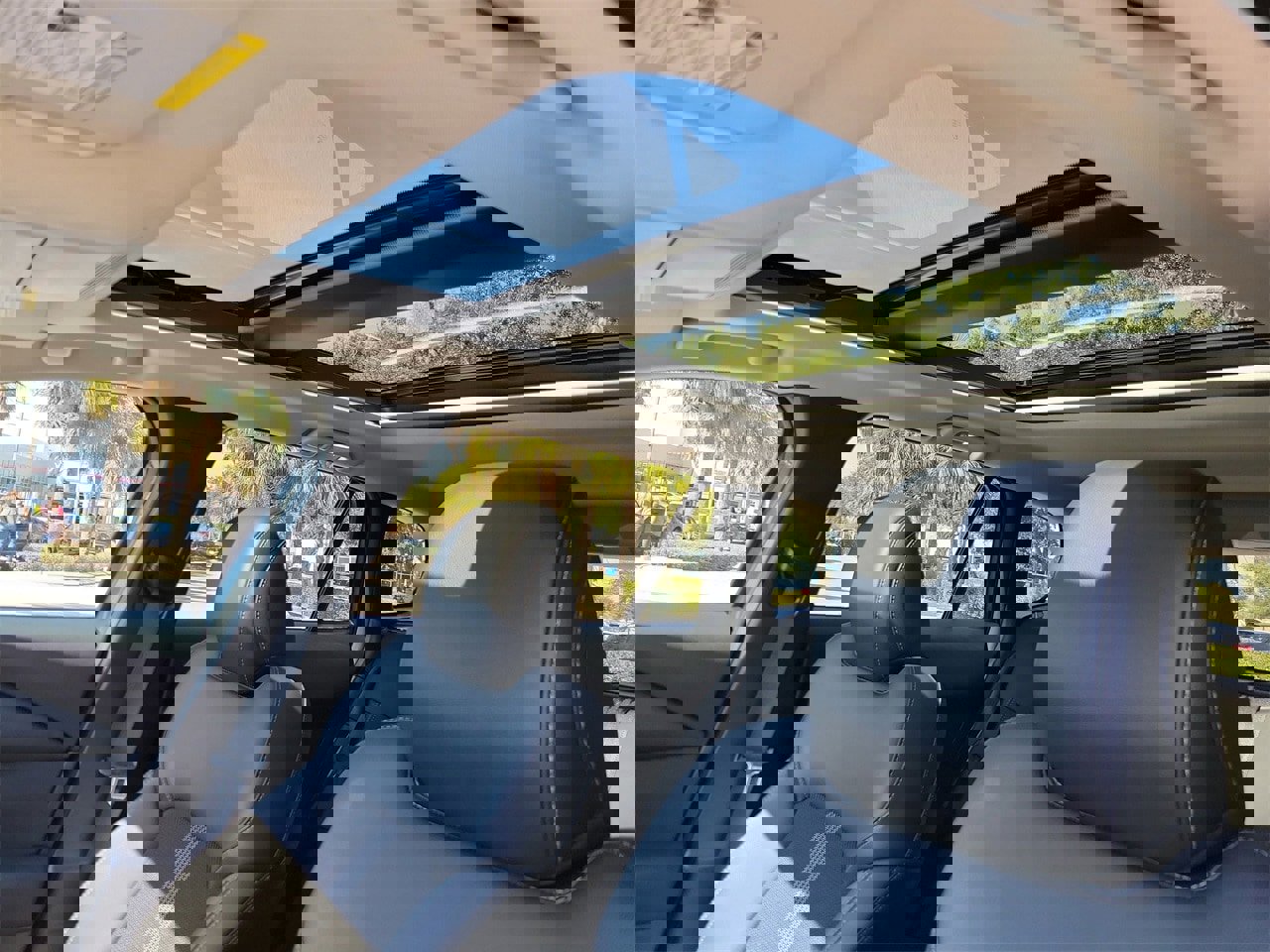 Used 2025 MAZDA CX-50 AWD 2.5 S w/ Premium Package image 19