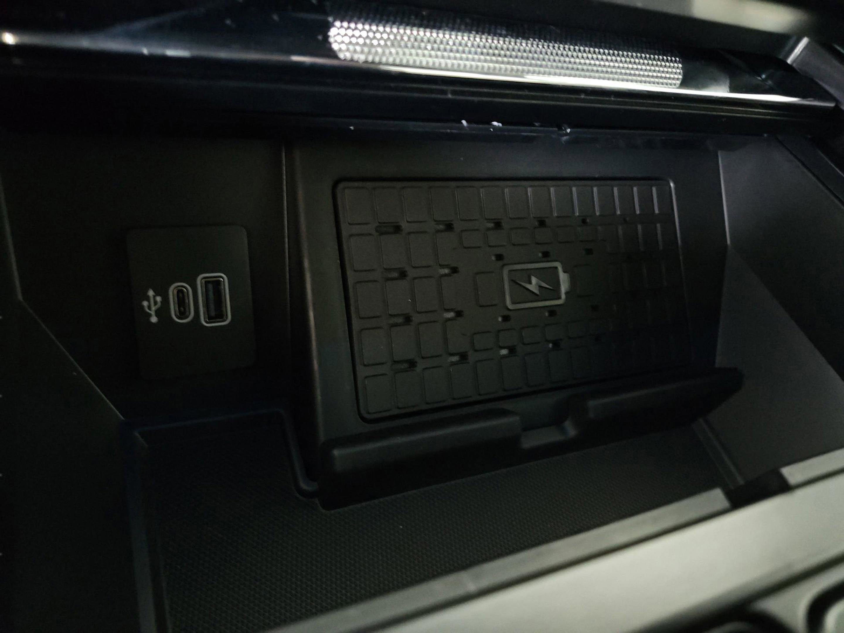 New 2025 Ford F150 Lightning Platinum AWD/4WD image 29